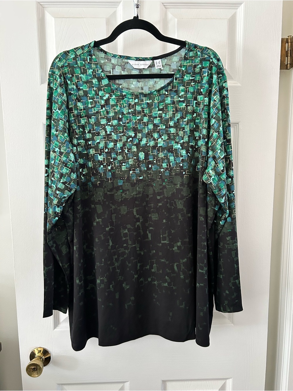 Susan Graver Green and Black Ombre Geometric Long Sleeve Top